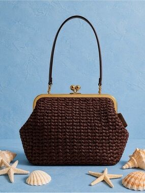 COACH kisslock 27 in maple